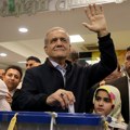 Izbori u Iranu: Mala izlaznost bi mogla da razočara vrhovnog vođu, ali i reformistu Pezeškijana