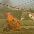 Deda i unuk izbegli tragediju: Traktor s prikolicom punom sena planuo u pokretu (video)