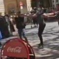(Uznemirujuće) drama u Francuskoj: Muškarac nožem izbo ljude, uzvikivao "Alahu akbar"! Policija ga ubila! (video)