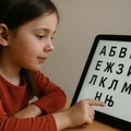 Inženjer napravio besplatnu aplikaciju za decu širom sveta "Učimo azbuku" vraća ćirilici srpsku decu u dijaspori