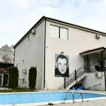 "Instalirao sam kamere po kući" Srpski pevač živi u vili od milion i po evra, otkrio da ima ozbiljan problem noću: "Probudio…