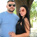 Asmin pokazao povređenu ruku. Došao sa Majom u autu sa polomljenom šoferkom, pa progovorili o skandalu i roditeljima: "Mama je…