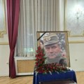 Komemoracija Ratku Mladiću: Ispred Doma Vojske u Beogradu okupljaju se prijatelji i porodica (foto)