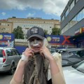 (Video) Otečena i u zavojima: Dušica Jakovljević napustila bolnicu nakon operacije, otkrila šta je još uradila na sebi
