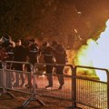 У Тирани одржан протест опозиције, демонстранти бацали каменице на полицију