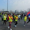 Studenti nastavljaju protestni marš ka Nišu, profesori iz Novog Sada trče štafetni maraton do Beograda