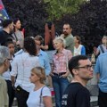 Protest “Pravda spava, vi nećete” - nekoliko stotina građana pošlo u šetnju od Vukovog spomenika