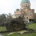Nevreme paralisalo Hrvatsku: Više od 800 intervencija u Zagrebu, vetar preko 115 km/č, hiljade ljudi i dalje bez struje