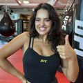 Prodavala je golišave fotke, a sada je zvezda UFC: Ko je Nina, devojka koju borci obožavaju?