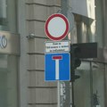 Novi saobraćajni apsurd u Beogradu: Ko god automobilom izlazi iz garaže TC "Rajićeva" pravi prekršaj
