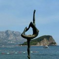 Drama kod Budve: Zapalio se turistički brod, evakuisano oko 20 ljudi