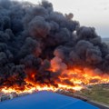 „Ovo je pakao“: Vatra divlja u Osijeku, požar se vidi iz svemira, ima povređenih vatrogasaca