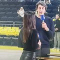 Atraktivna novinarka Evrolige dominirala i na meču Fenera i Partizana