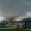 Tornado u Americi ruši sve pred sobom: Troje mrtvih, kuće uništene, šef policije prestravljen: "Povređenih je mnogo, za…