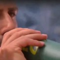VIDEO Novak se trese kao prut dok pije vodu, scena frapirala sve na stadionu