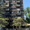 Svuda se oseća samo dim i garež! Strašne scene ispred zgrade na Novom Beogradu koju je vatra "progutala"! (video)