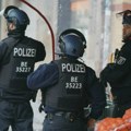 Devet nemačkih policajaca povređeno u sukobu sa srpskim navijačima (VIDEO)