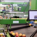 Premijera na sajmu poljoprivrede u Novom Sadu Mašina koja gleda, meri i sortira voće brzinom 2,5 tona na sat