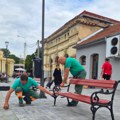 Kragujevac: Postavljene nove klupe na platou ispred Zelene pijace
