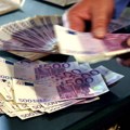 Krediti poslovnih banaka porasli sa 200 miliona na 4,3 milijarde evra: U čijim rukama je javni dug Srbije?