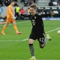 Bajernov dečak je čudo, golčina posle samo pet minuta! Lajpcigova lekcija u Augsburgu!