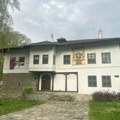 Skriveni državni simbol u srcu Čačka! Malo ko zna da se na konaku Obrenovića i danas vidi izvorni grb slavne dinastije (foto)…