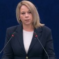 Ova žena je zadužena za novu političku oluju u Evropi. Ruši se "zaštitni zid", a posledice toga će stići do svakog ćoška na…