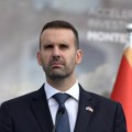 DNP poručio rezervistima PES: "Vučić je vrhovni komandant desetaru Spajiću"