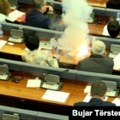 Vršiocu dužnosti ministra unutrašnjih poslova Kosova godinu dana zatvora uslovno zbog bacanja suzavca u Skupštini