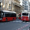 Putnici na liniji 15 umiru od smeha zbog ovog prizora iz autobusa: Beograđani u neverici gledaju i komentarišu (foto)
