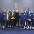 Dačić uručio diplomatske pasoše srebrnim košarkašima iz Manile