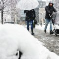 Popaljeni meteoalarmi svuda u Srbiji Evo kakvo će vreme biti za vikend i kada stižu topliji dani