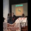 Grupa studenata blokirala SKC u Beogradu (VIDEO)