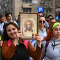 Studente upoređuju sa ustašama, optužuju ih da ruše državu i zabranjuju im ulazak u crkvu: Ovo su episkopi koji više vole…