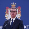 Vučićev geopolitički šah: Belim figurama protiv crnih senki Istoka i Zapada