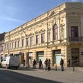 Studenti u blokadi: Napadnuti srednjoškolci u Šapcu, muškarac šutnuo učenika u leđa, drugi otimao i cepao plakate