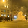Maskirani muškarci u crnom i sa letvama krenuli u kampus u Novom Sadu VIDEO