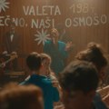 Nova verzija spota za legendarnu pesmu jugoslovenske grupe Pepel in kri najavljuje regionalni filmski hit „Belo se pere na…