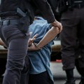 Ухапшене четири особе из Ваљева осумњичене за пљачку жене у Гучи
