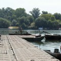 (Foto) Postavljen pontonski most preko Dunava, spaja Lido sa zemunskim delom obale