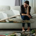 Nisu platili kiriju 32 meseca, a zakon ih i dalje štiti! Vlasnica ne može da ih iseli, dug premašio 400.000