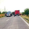 (Foto) Teška nesreća kod Vršca! Smrskano vozilo kraj puta: Sve vrvi od policije, vatrogasaca i Hitne, saobraćaj obustavljen