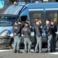 Urušio se sprat zgrade u centru Rima: Iz ruševina izvučene četiri osobe