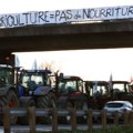 Фармери близу Париза, Влада одустала од смањења олакшица за дизел