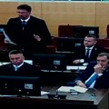 (Video) Performans predsednika Srpske: Kako je Dodik čitao knjigu dok ga je prozivala Uzunovićeva