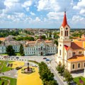 (VIDEO) Incident na sednici Skupštine Zrenjanina: Obezbeđenje udarilo odbornika, kažu iz koalicije „I voda i sloboda“