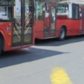 Beograd, gradski autobus oštetio više parkiranih automobila