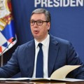 Vučić: U prvoj polovini jula otvaramo prugu do Subotice, od 1. januara minimalna zarada 550 evra