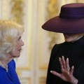 "Ko je prebacio Melaniju u režim spavanja?" Mreže gore zbog šešira prve dame SAD: Lepa lampa, samo je sijalica pregorela