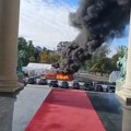 VIDEO: Goreo deo "ćacilenda" kod Skupštine Srbije